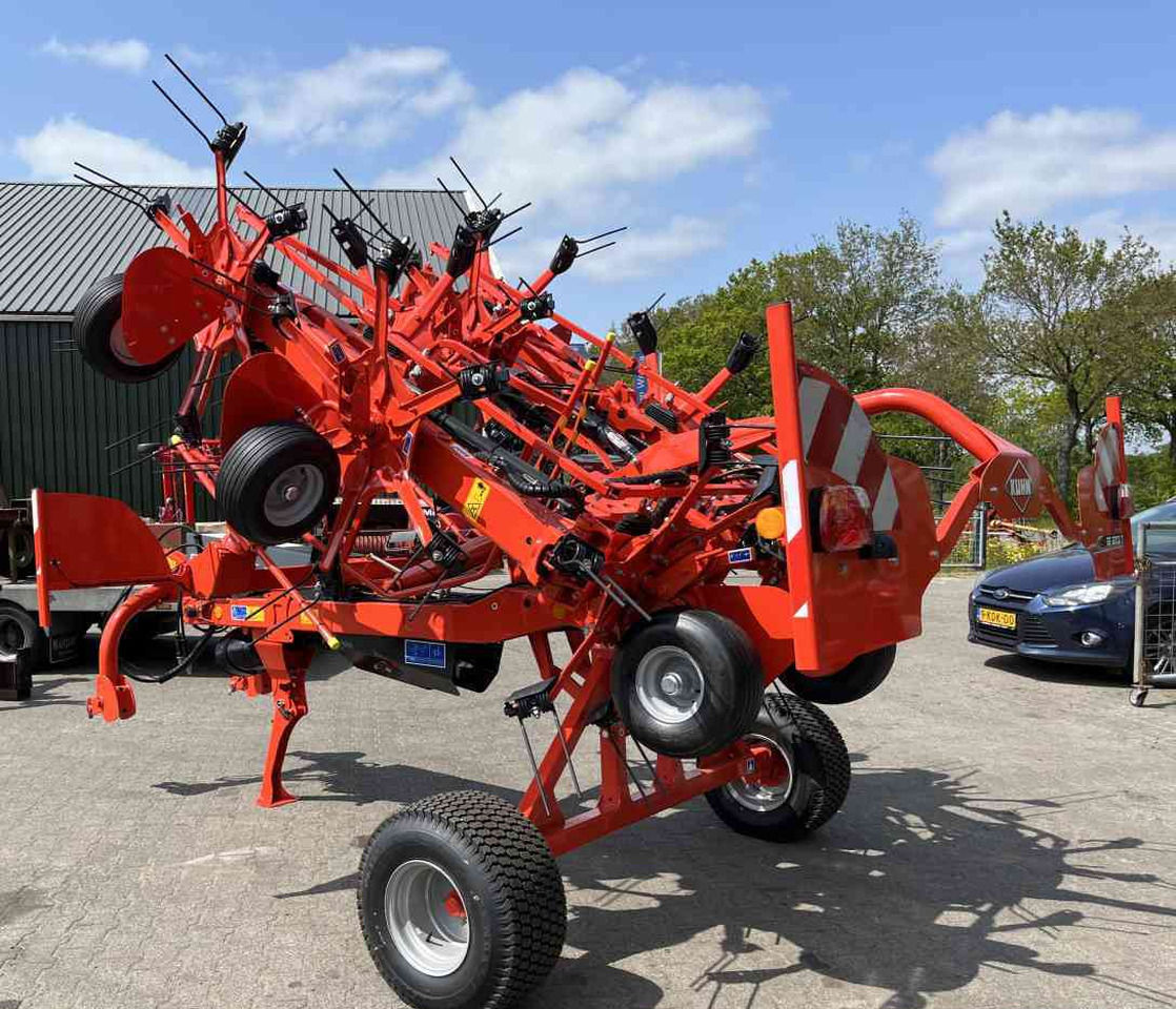 Kuhn GF8703T Schudder Tedder Kreiselheuer weidebouwmachines - Tedder/ Rake: picture 3 Kuhn GF8703T Schudder Tedder Kreiselheuer weidebouwmachines - Tedder/ Rake: picture 3