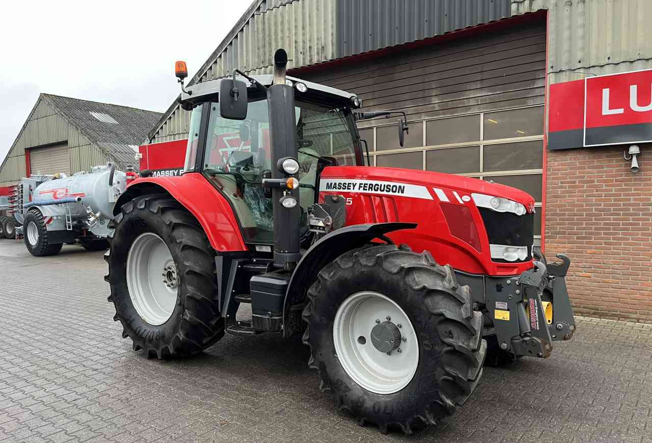 Massey Ferguson - Farm tractor: picture 2 Massey Ferguson - Farm tractor: picture 2