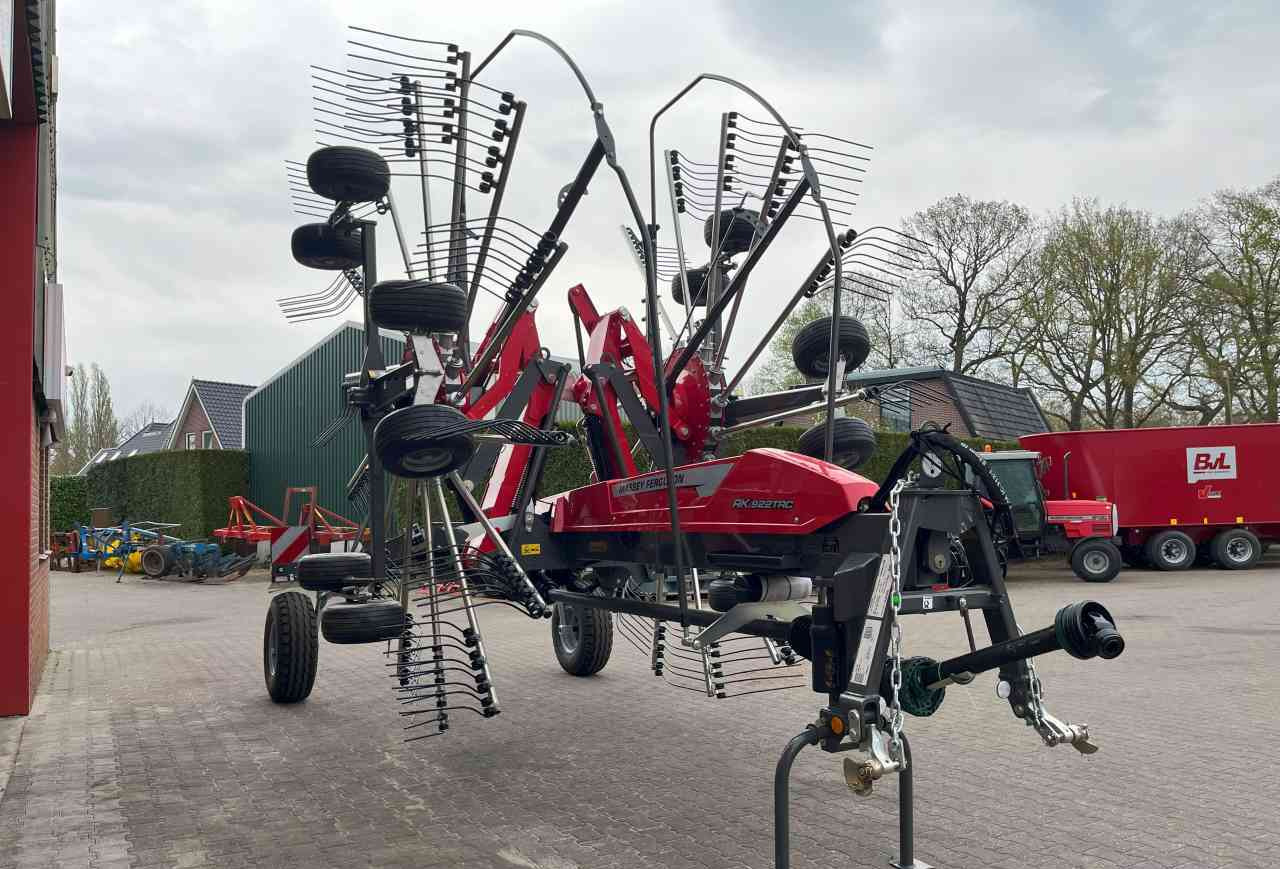 Massey Ferguson RK 922 TRC Gen2 hark middenafleg, hark, zwiller, rugger, rake, weidebouwmachines - Tedder/ Rake: picture 3 Massey Ferguson RK 922 TRC Gen2 hark middenafleg, hark, zwiller, rugger, rake, weidebouwmachines - Tedder/ Rake: picture 3