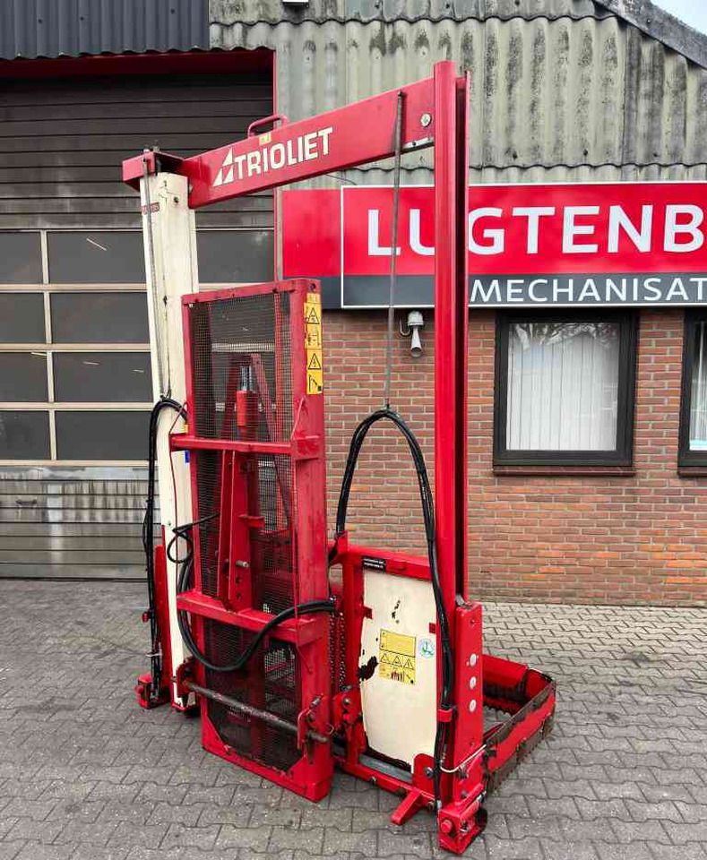 Trioliet TU195 Kuilvoersnijder kuilsnijder hefmast voermachines - Silage equipment: picture 1 Trioliet TU195 Kuilvoersnijder kuilsnijder hefmast voermachines - Silage equipment: picture 1