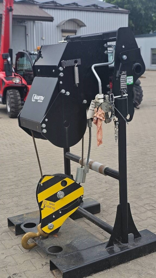 Manitou W6000 / 25M WINCH 6 TON MRT 2260 - Attachment for Construction machinery: picture 2 Manitou W6000 / 25M WINCH 6 TON MRT 2260 - Attachment for Construction machinery: picture 2