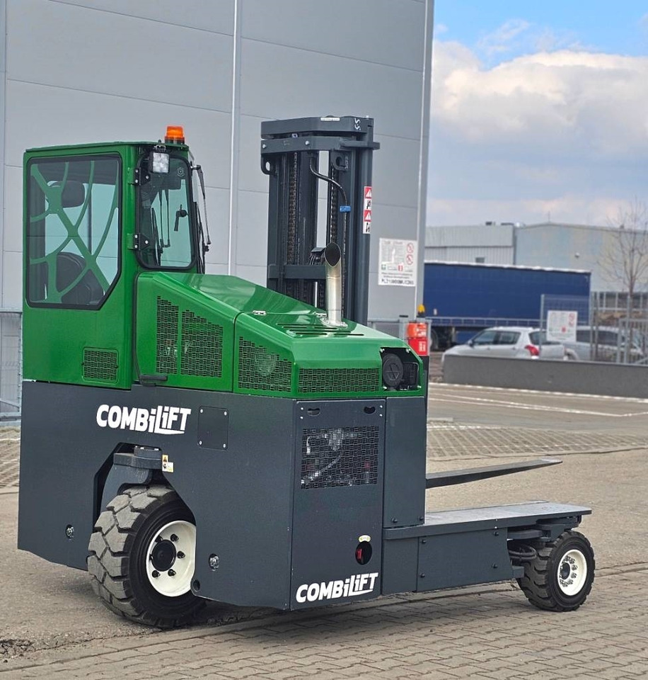 Combilift C 4000 D MK4 150 hrs RENTED - 4-way reach truck: picture 2 Combilift C 4000 D MK4 150 hrs RENTED - 4-way reach truck: picture 2