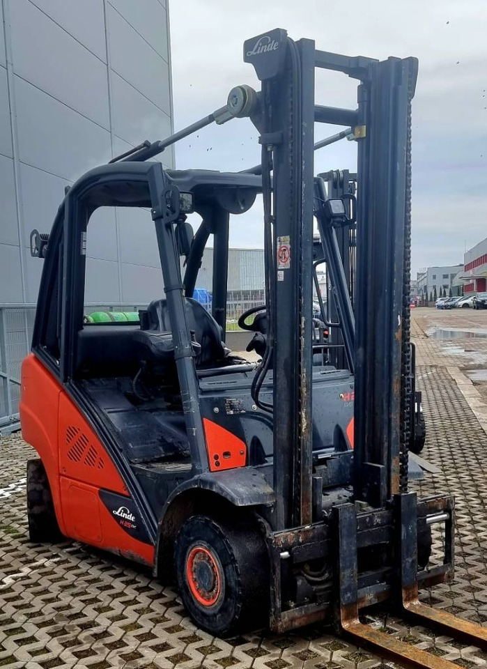 Linde H 25 T - 02  - LPG forklift: picture 4 Linde H 25 T - 02  - LPG forklift: picture 4