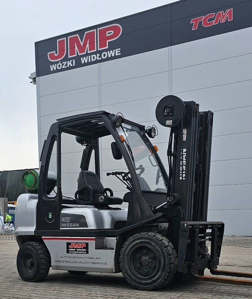 Nissan UG1D2A32LQ - LPG forklift: picture 1 Nissan UG1D2A32LQ - LPG forklift: picture 1