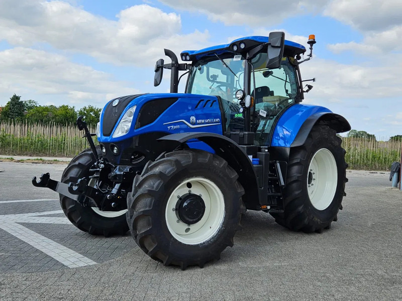 New Holland T7.210 Range command 50 km/h - Farm tractor: picture 5 New Holland T7.210 Range command 50 km/h - Farm tractor: picture 5