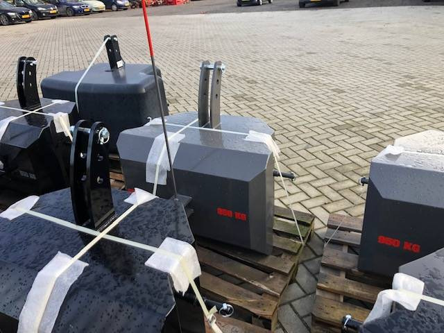 Bemu 850 KG Staal gewicht - Counterweight for Agricultural machinery: picture 2 Bemu 850 KG Staal gewicht - Counterweight for Agricultural machinery: picture 2