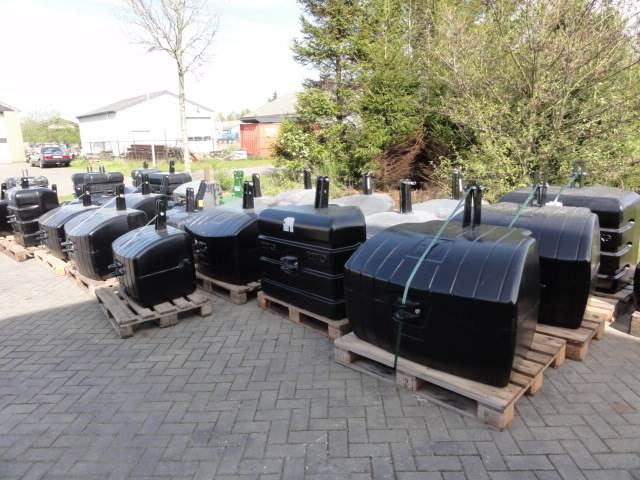 Gewichtblokken diverse - Counterweight for Agricultural machinery: picture 1 Gewichtblokken diverse - Counterweight for Agricultural machinery: picture 1