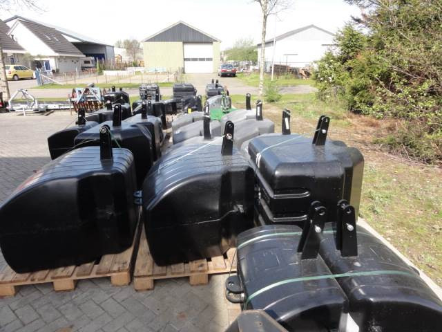Gewichtblokken diverse - Counterweight for Agricultural machinery: picture 2 Gewichtblokken diverse - Counterweight for Agricultural machinery: picture 2