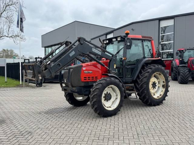 Valtra Valmet 6650 Hitech, voorlader, vloeistofkoppeling - Farm tractor: picture 5 Valtra Valmet 6650 Hitech, voorlader, vloeistofkoppeling - Farm tractor: picture 5