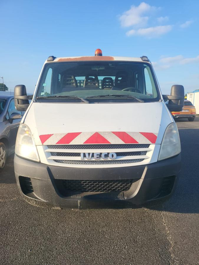 Iveco 35C12 - Tipper van: picture 2 Iveco 35C12 - Tipper van: picture 2
