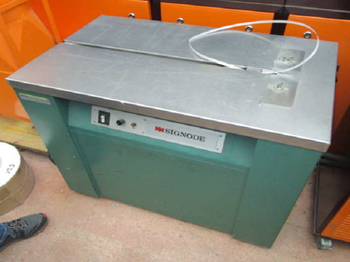 BANDEROLIERMASCHINE SIGNODE MS 220/50 - Packaging machinery: picture 1 BANDEROLIERMASCHINE SIGNODE MS 220/50 - Packaging machinery: picture 1
