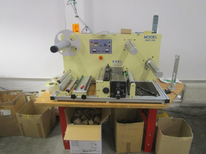 INSPEKTIONSUMROLLER RKP 350 MIT SCHNEIDEEINRICHTUNG - Printing machinery: picture 3 INSPEKTIONSUMROLLER RKP 350 MIT SCHNEIDEEINRICHTUNG - Printing machinery: picture 3