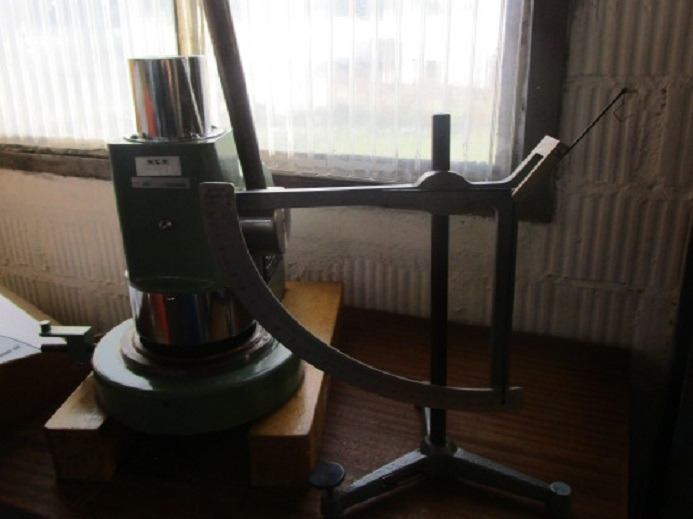 MECHANISCHE PAPIERWAAGE MIT HANDPROBE STANZE - Printing machinery: picture 3 MECHANISCHE PAPIERWAAGE MIT HANDPROBE STANZE - Printing machinery: picture 3