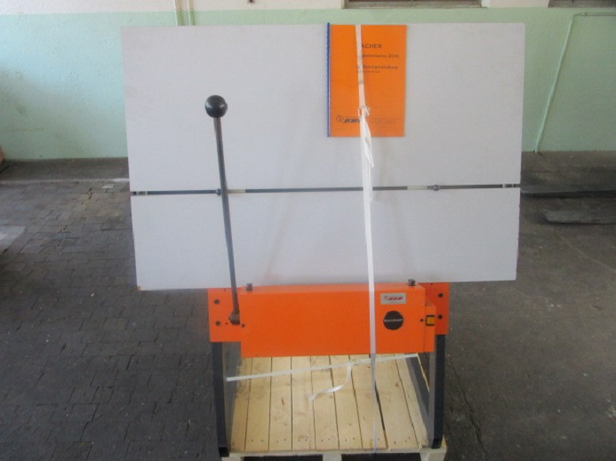 PLATTENSTANZE BACHER 2045 - Printing machinery: picture 3 PLATTENSTANZE BACHER 2045 - Printing machinery: picture 3
