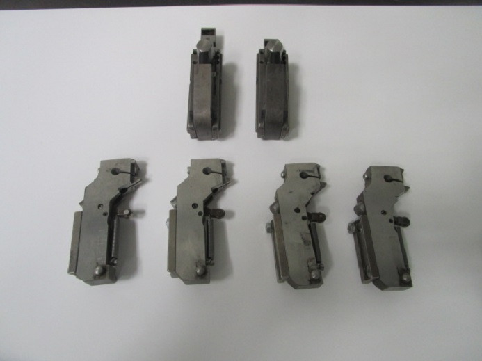 4xRINGÖSEN BAUTEILE UND 2xHEFTKOPF BAUTEILE FÜR HEFTKÖPFE HOHNER 48/5 S - Spare parts for Printing machinery: picture 1 4xRINGÖSEN BAUTEILE UND 2xHEFTKOPF BAUTEILE FÜR HEFTKÖPFE HOHNER 48/5 S - Spare parts for Printing machinery: picture 1