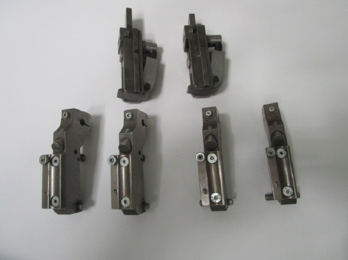 4xRINGÖSEN BAUTEILE UND 2xHEFTKOPF BAUTEILE FÜR HEFTKÖPFE HOHNER 48/5 S - Spare parts for Printing machinery: picture 2 4xRINGÖSEN BAUTEILE UND 2xHEFTKOPF BAUTEILE FÜR HEFTKÖPFE HOHNER 48/5 S - Spare parts for Printing machinery: picture 2