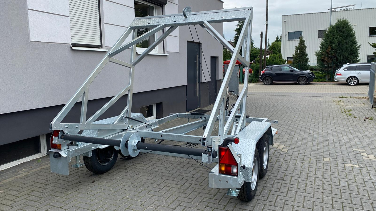 PRZYCZEPA WARK KABLOWA Z WCIĄGARKĄ RĘCZNĄ, DMC 3500 KG / WARK Cable Trailer with Manual Winch, DMC 3500 KG - Cable drum trailer: picture 4 PRZYCZEPA WARK KABLOWA Z WCIĄGARKĄ RĘCZNĄ, DMC 3500 KG / WARK Cable Trailer with Manual Winch, DMC 3500 KG - Cable drum trailer: picture 4