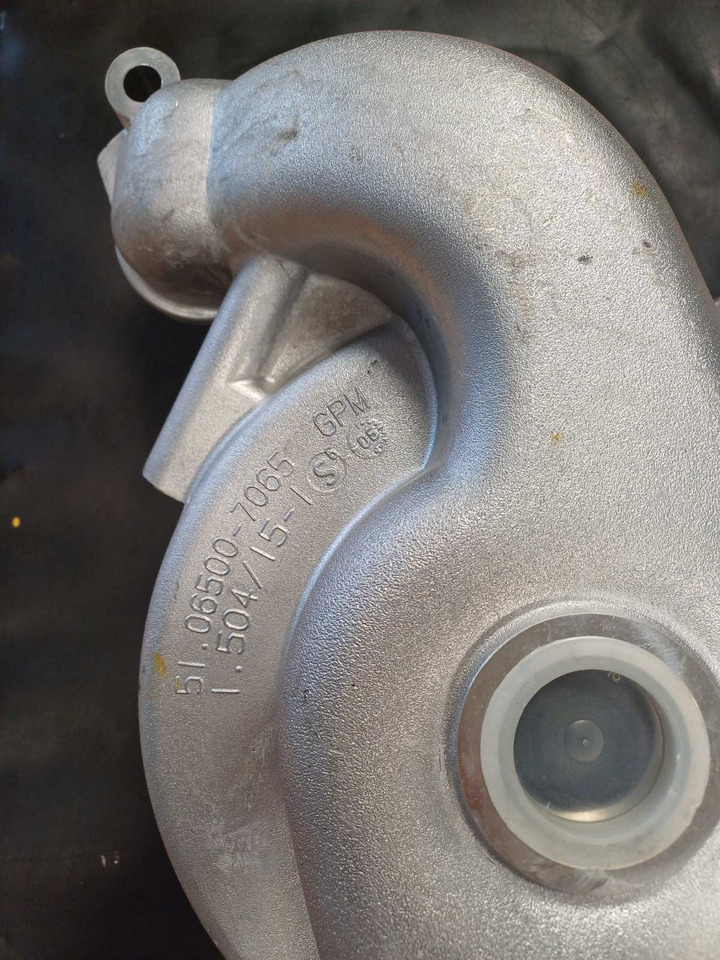 MAN OE - Coolant pump: picture 3 MAN OE - Coolant pump: picture 3