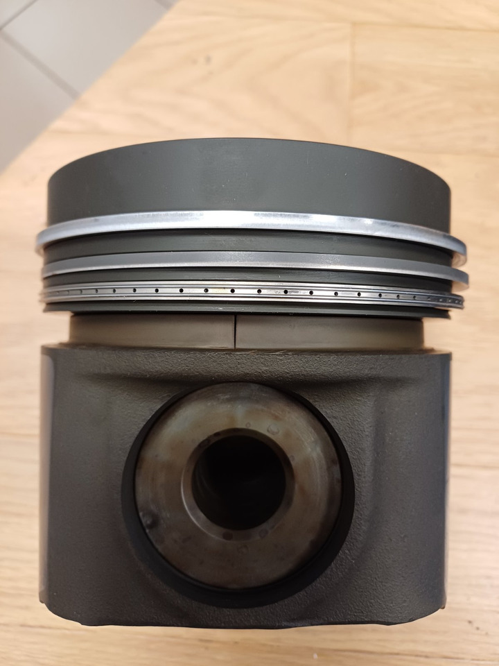 PACCAR - Piston/ Ring/ Bushing: picture 3 PACCAR - Piston/ Ring/ Bushing: picture 3