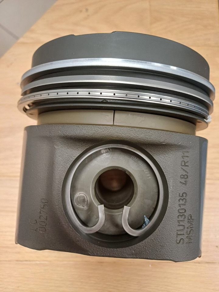 PACCAR - Piston/ Ring/ Bushing: picture 1 PACCAR - Piston/ Ring/ Bushing: picture 1