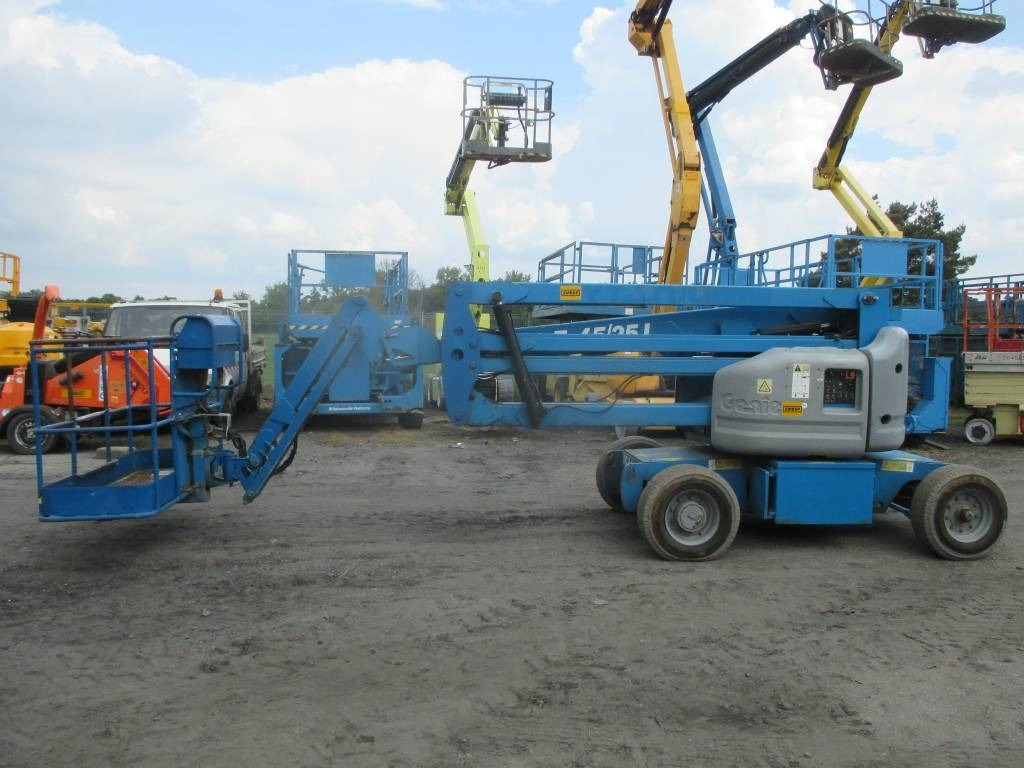 Genie Z 45/25 J DC - Articulated boom lift: picture 2 Genie Z 45/25 J DC - Articulated boom lift: picture 2