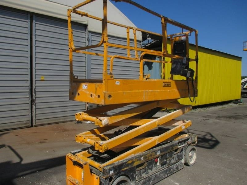 Haulotte Compact 8  - Scissor lift: picture 2 Haulotte Compact 8  - Scissor lift: picture 2