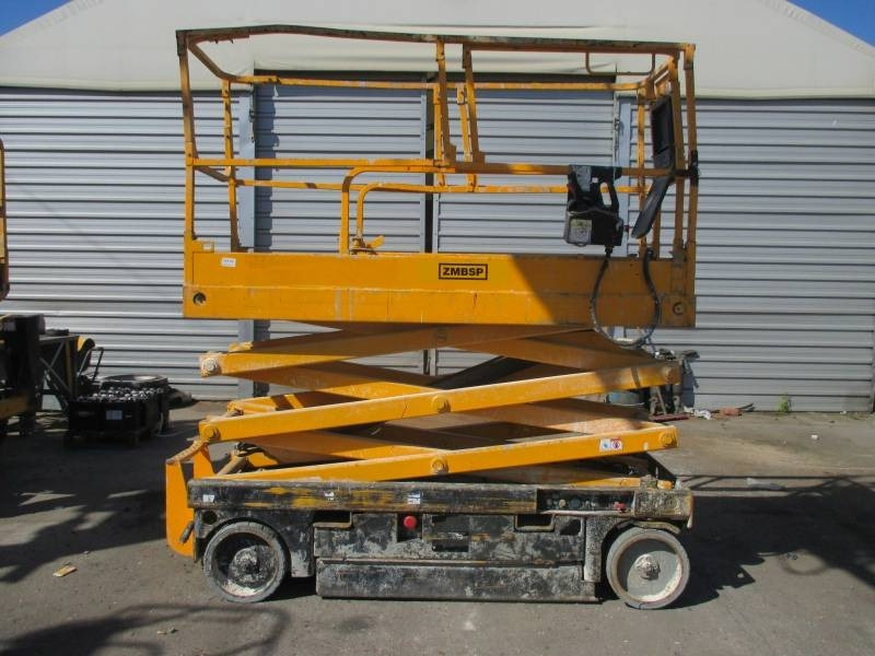 Haulotte Compact 8 - Scissor lift: picture 1 Haulotte Compact 8 - Scissor lift: picture 1
