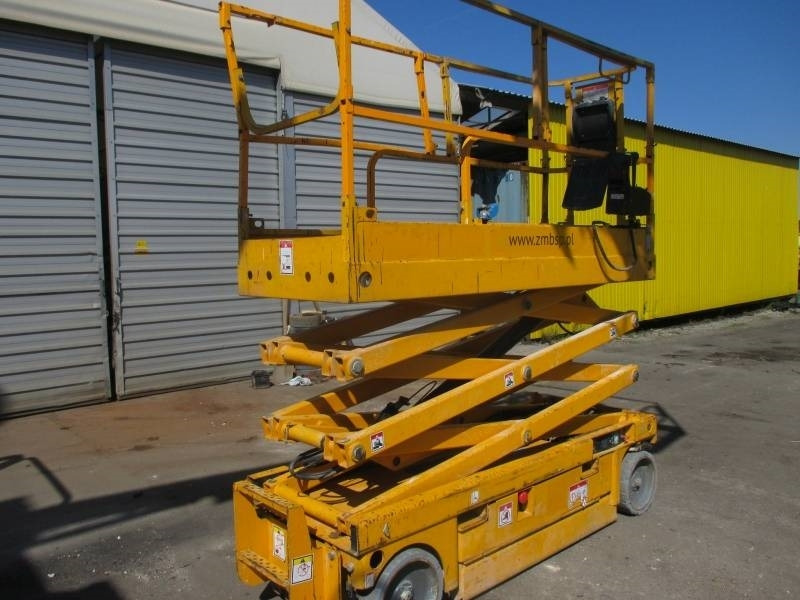 Haulotte Compact 8  - Scissor lift: picture 2 Haulotte Compact 8  - Scissor lift: picture 2