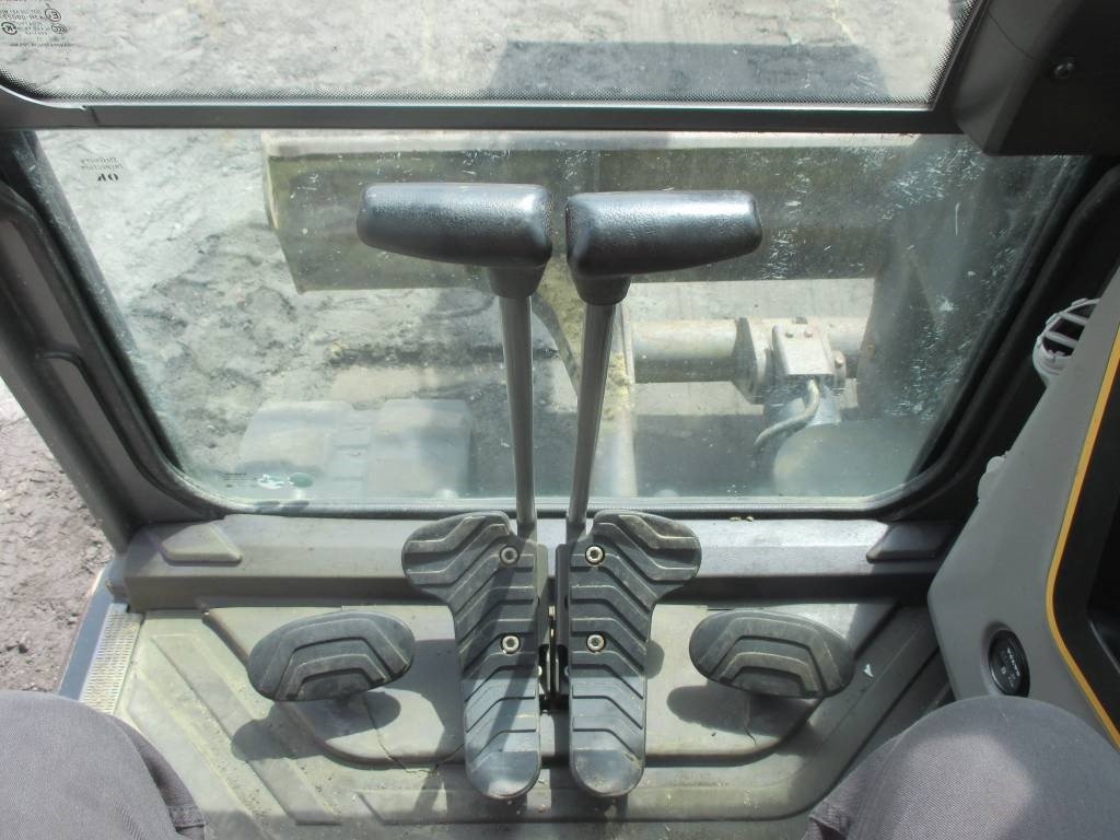 Mini excavator Volvo ECR 88 D: picture 15