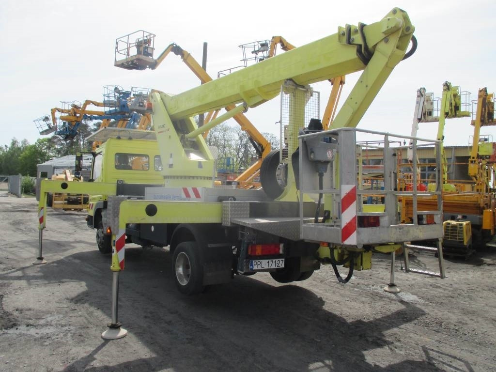 Wumag WT 230 - Truck mounted aerial platform: picture 5 Wumag WT 230 - Truck mounted aerial platform: picture 5