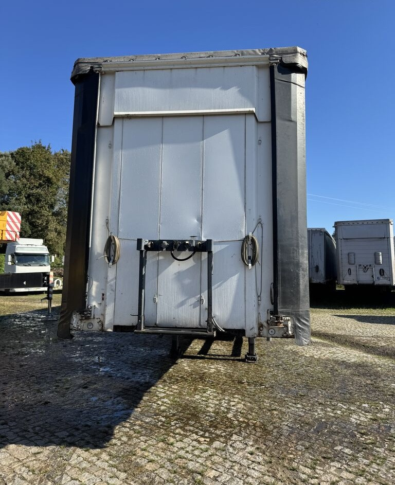LeciTrailer - Curtainsider semi-trailer: picture 5 LeciTrailer - Curtainsider semi-trailer: picture 5