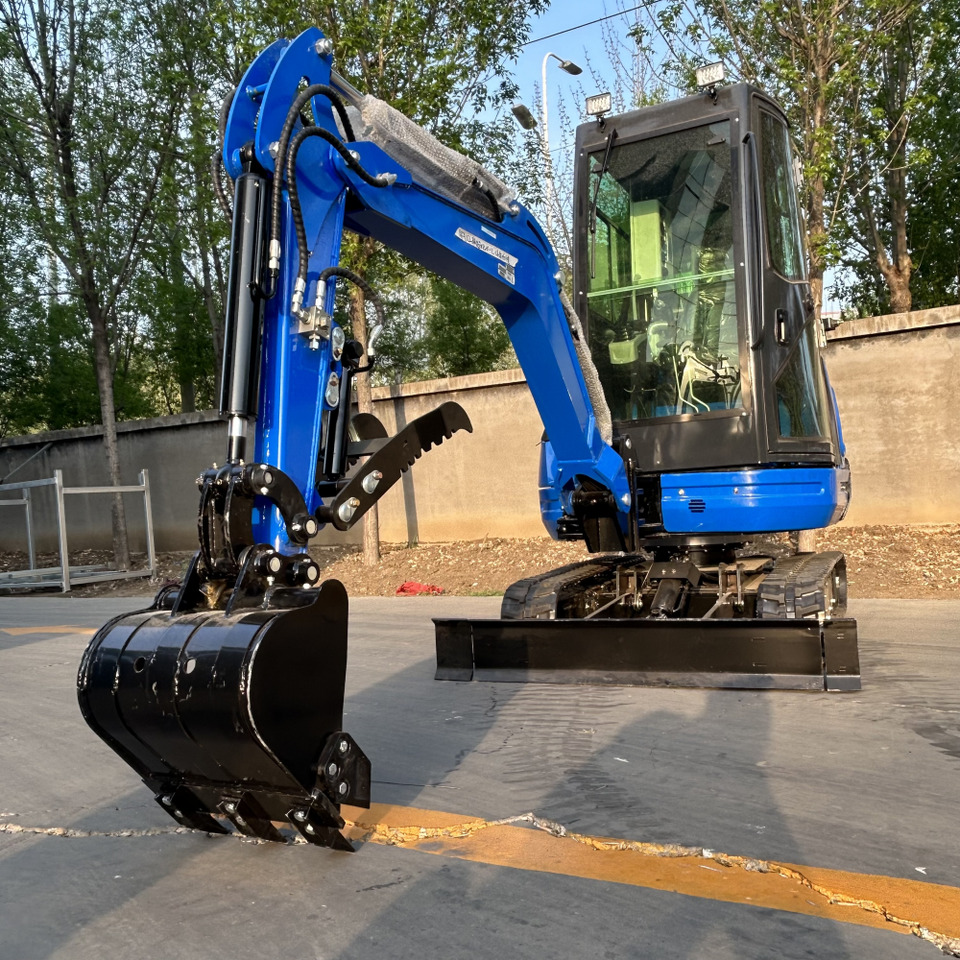 LEZUM DY25U Mini Excavator Digger Miniexcavadora EPA Kubota Engine Mini Excavator For Sale With Mini Excavator Attachment Set - Crawler excavator: picture 3 LEZUM DY25U Mini Excavator Digger Miniexcavadora EPA Kubota Engine Mini Excavator For Sale With Mini Excavator Attachment Set - Crawler excavator: picture 3