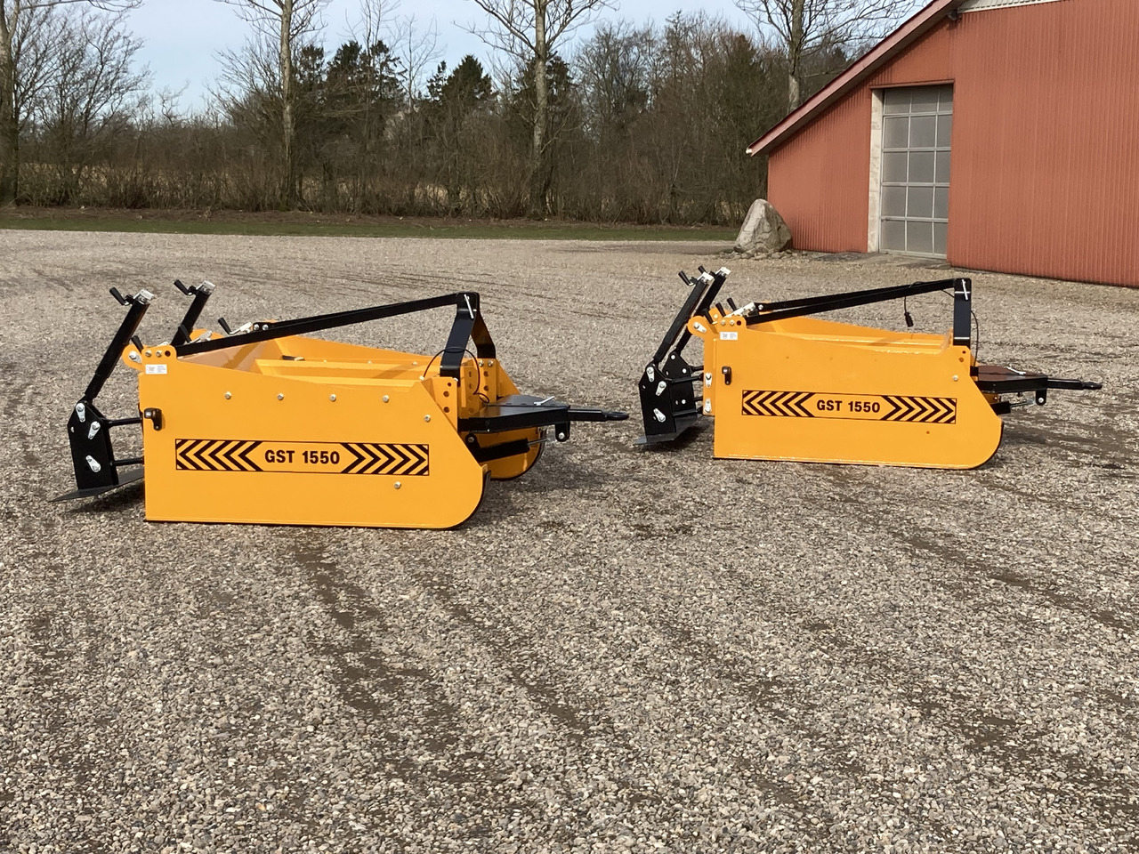 GST 1500-3000 Gravel Road leveler box laying of gravel for trucks and tractor - Scraper: picture 5 GST 1500-3000 Gravel Road leveler box laying of gravel for trucks and tractor - Scraper: picture 5
