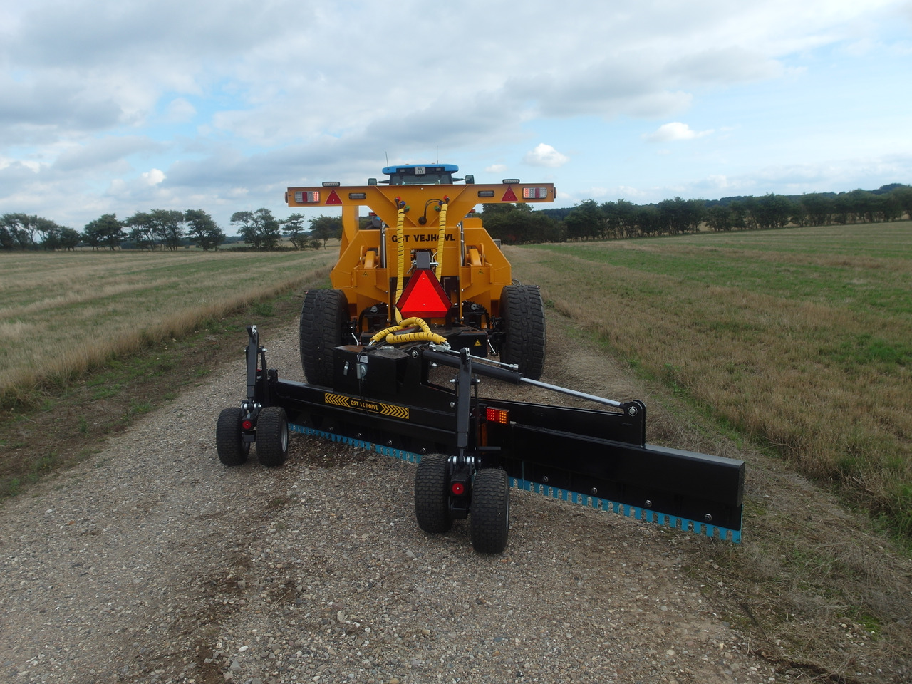 New Grader GST 2550 Gravel road tractor Grader: picture 10 New Grader GST 2550 Gravel road tractor Grader: picture 10