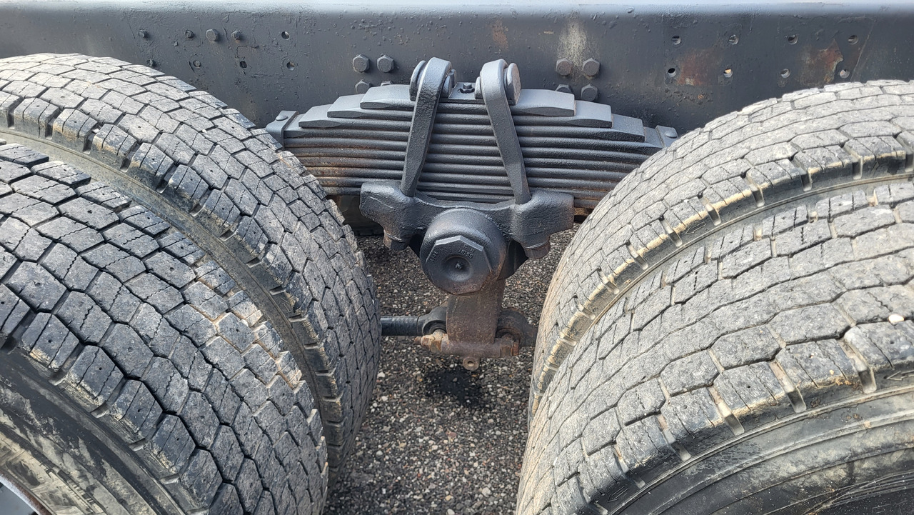 Cab chassis truck SCANIA R124 420 6X4: picture 24