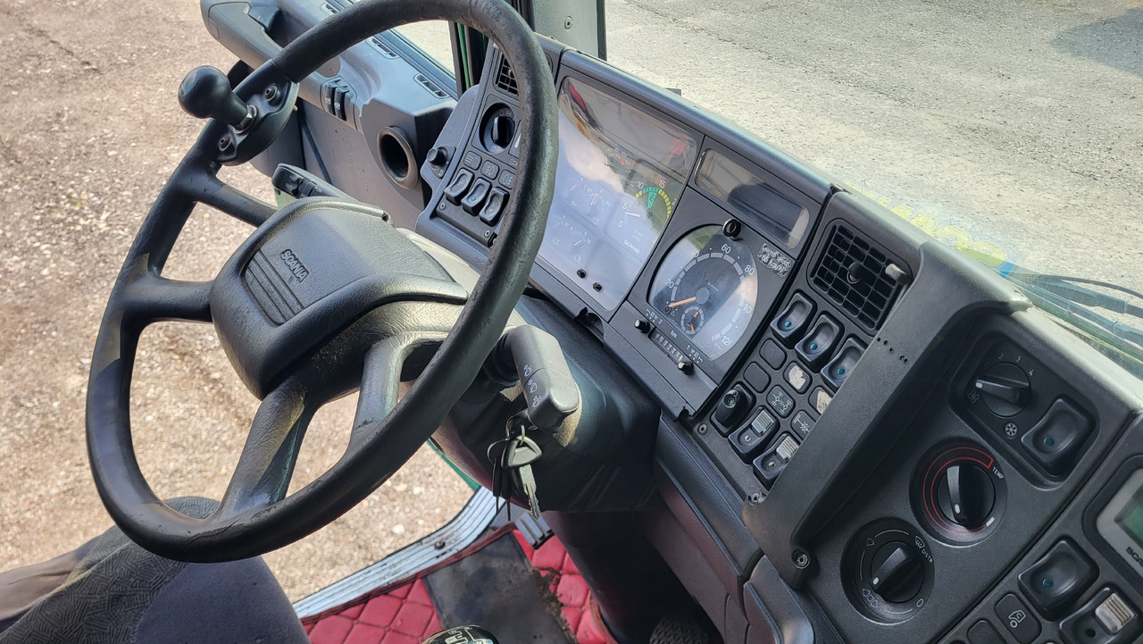 Cab chassis truck SCANIA R124 420 6X4: picture 28