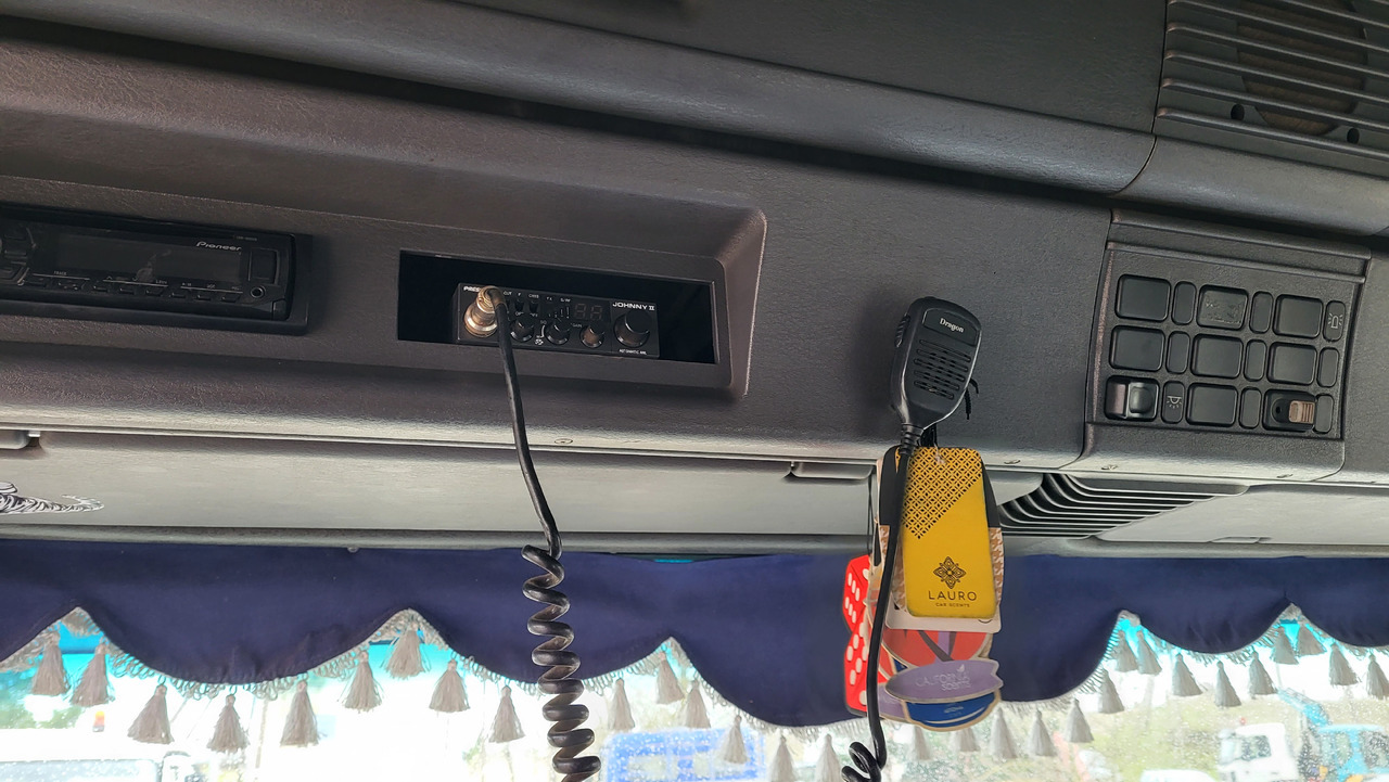 Cab chassis truck SCANIA R124 420 6X4: picture 22