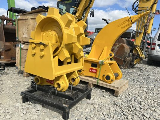 Roue de compactage pour minipelle de 5T à 9T - Attachment for Construction machinery: picture 2 Roue de compactage pour minipelle de 5T à 9T - Attachment for Construction machinery: picture 2