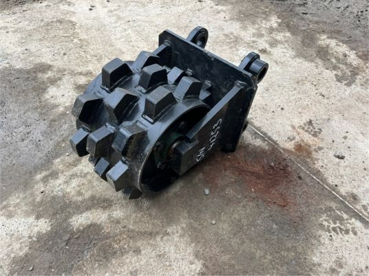 Roue de compactage pour pelle de 2T à 5T - Attachment for Excavator: picture 3 Roue de compactage pour pelle de 2T à 5T - Attachment for Excavator: picture 3