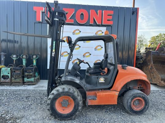 Ausa C200HX4 4X4 à 17900 € HT - Rough terrain forklift: picture 4 Ausa C200HX4 4X4 à 17900 € HT - Rough terrain forklift: picture 4