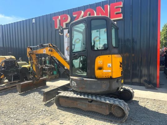 Bobcat E26 cabine a 21500 € HT - Mini excavator: picture 2 Bobcat E26 cabine a 21500 € HT - Mini excavator: picture 2