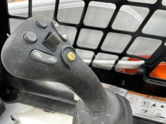 Compact track loader Bobcat T110 Joystick: picture 7