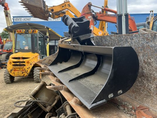 Godet de curage orientable Morin M1 - Excavator bucket: picture 2 Godet de curage orientable Morin M1 - Excavator bucket: picture 2