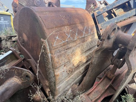 Godet de terrassement Morin M6 - Excavator bucket: picture 4 Godet de terrassement Morin M6 - Excavator bucket: picture 4