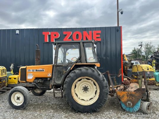 Renault TRACTEUR 75-32 à 9900 € HT - Farm tractor: picture 2 Renault TRACTEUR 75-32 à 9900 € HT - Farm tractor: picture 2