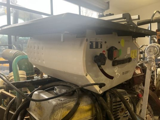 SCIE DE CARRELAGE HUSQVARNA TS230F - Tool/ Equipment: picture 3 SCIE DE CARRELAGE HUSQVARNA TS230F - Tool/ Equipment: picture 3