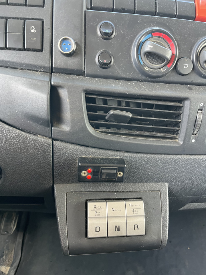 Box truck Iveco Eurocargo 100E22 caisse double cabine 7 places: picture 23 Box truck Iveco Eurocargo 100E22 caisse double cabine 7 places: picture 23