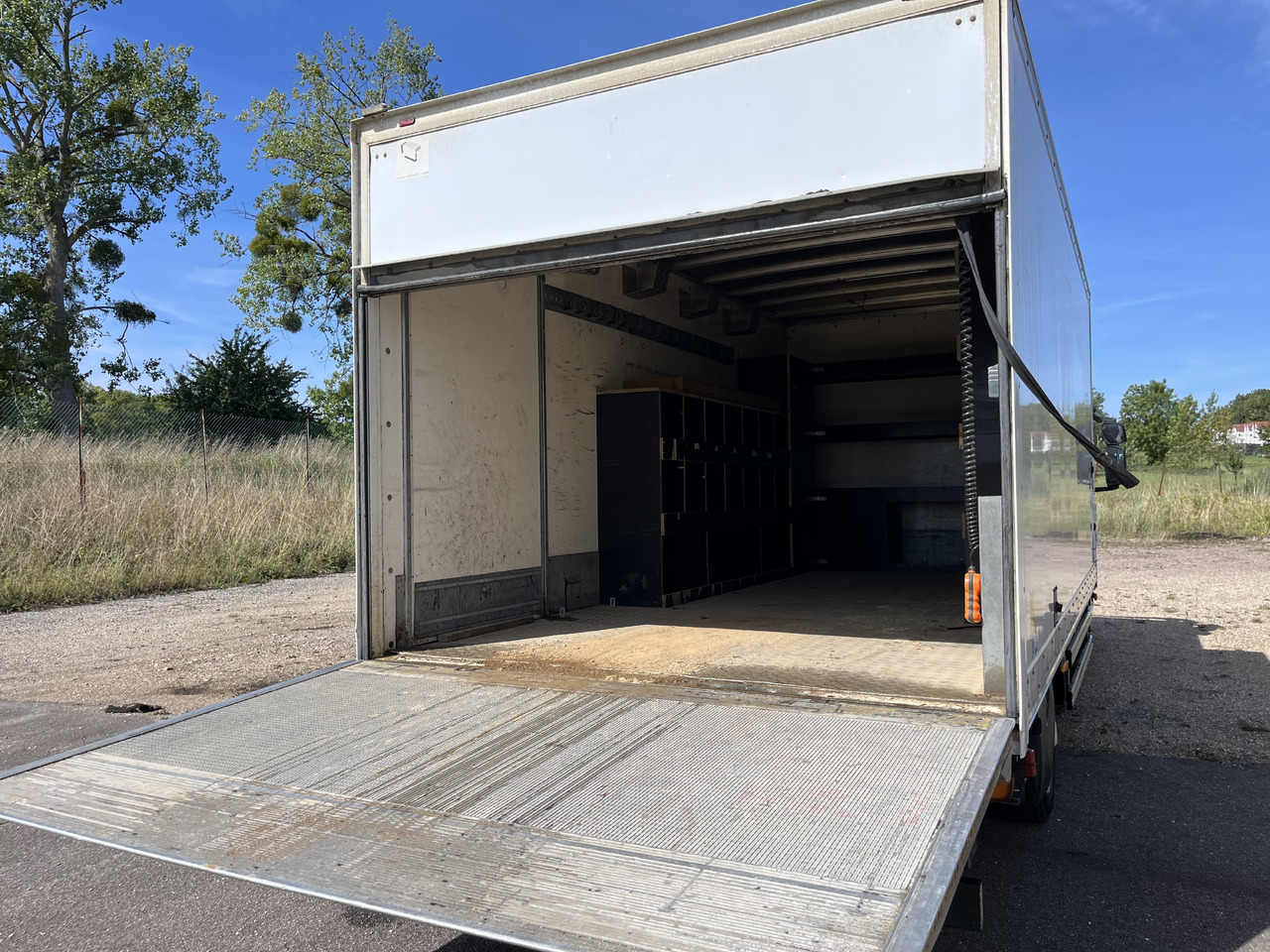 Box truck Iveco Eurocargo 100E22 caisse double cabine 7 places: picture 19 Box truck Iveco Eurocargo 100E22 caisse double cabine 7 places: picture 19