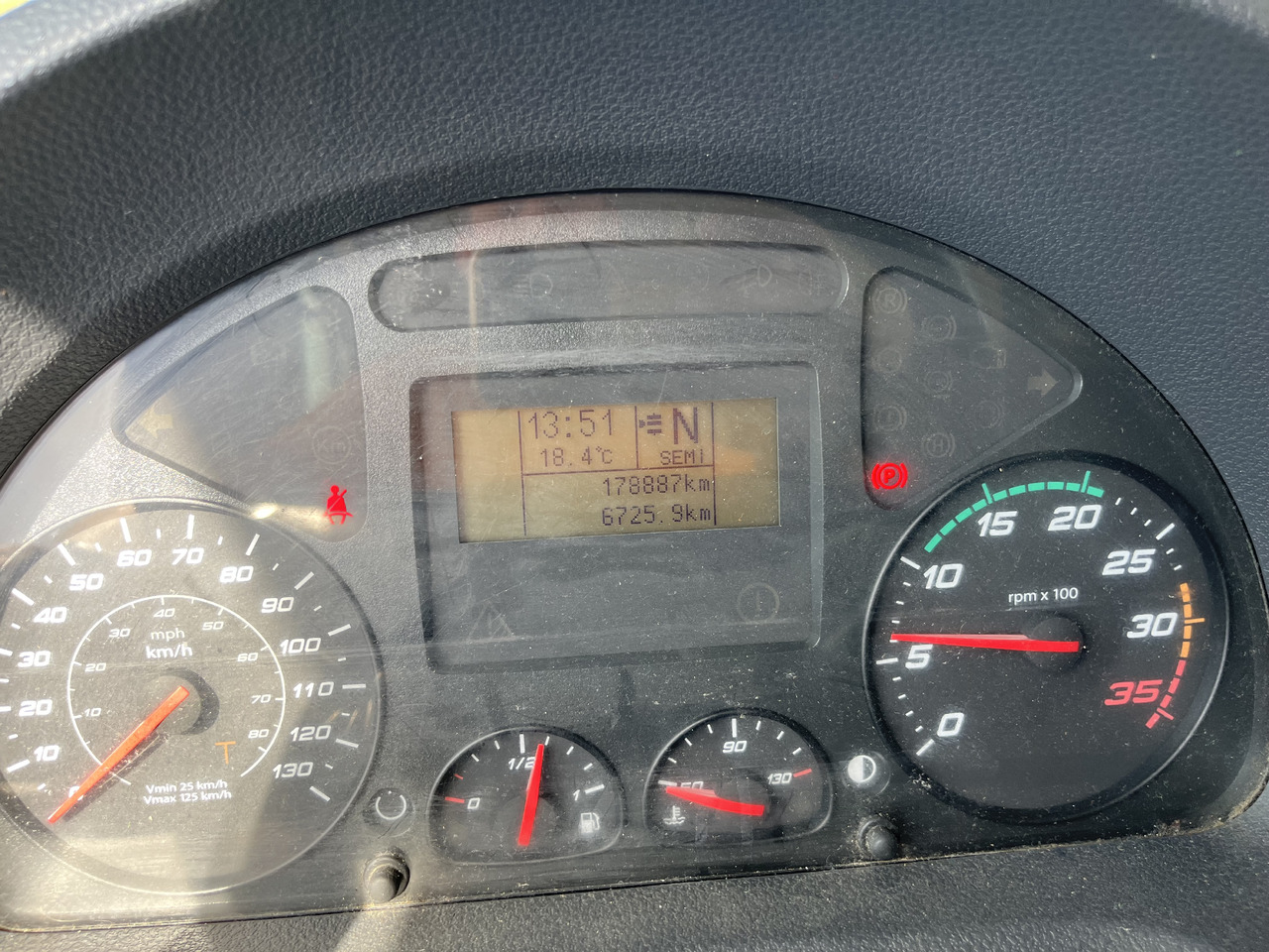 Box truck Iveco Eurocargo 100E22 caisse double cabine 7 places: picture 24 Box truck Iveco Eurocargo 100E22 caisse double cabine 7 places: picture 24