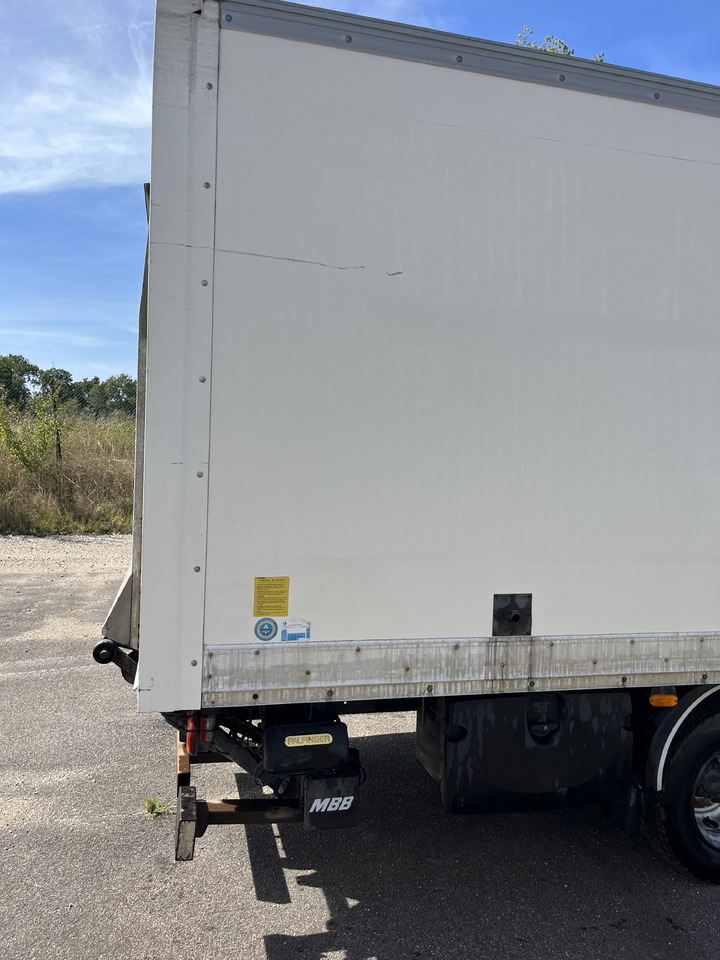 Box truck Iveco Eurocargo 100E22 caisse double cabine 7 places: picture 12 Box truck Iveco Eurocargo 100E22 caisse double cabine 7 places: picture 12